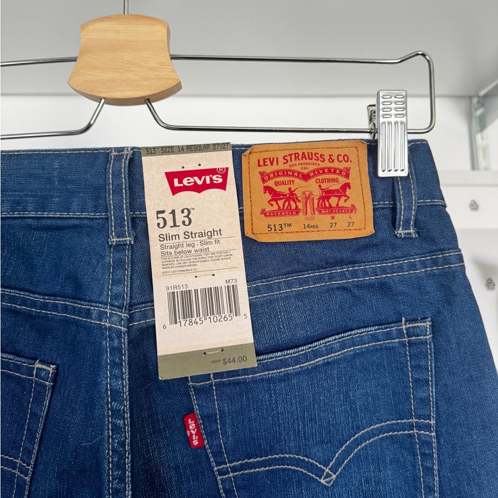 📦SOLD📦 New! Women’s Levi’s 513 slim straight jeans. Size 27 waist.